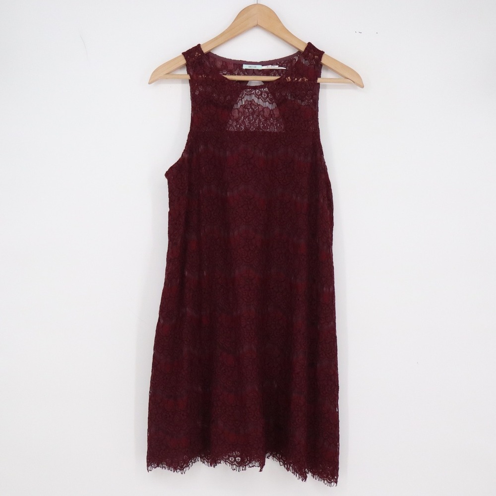 Kimchi Blue Dress Womens M Sleeveless Lace Mini Burgundy Open Back Excellent